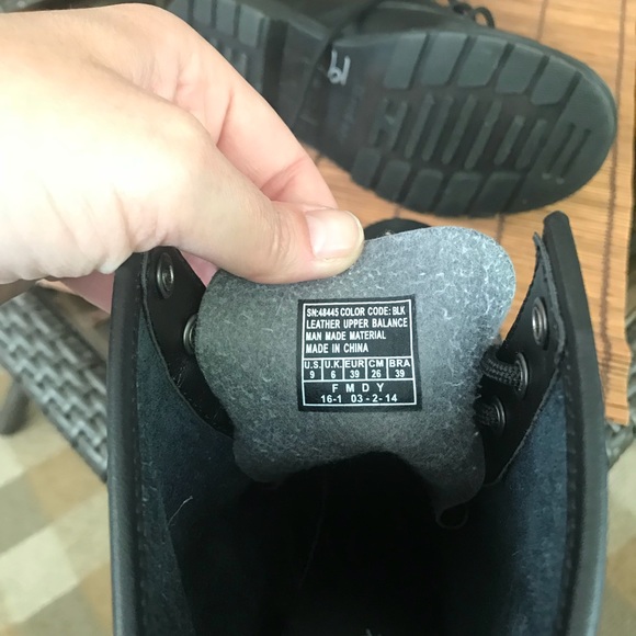 Sketchers memory boots. - Picture 6 of 6